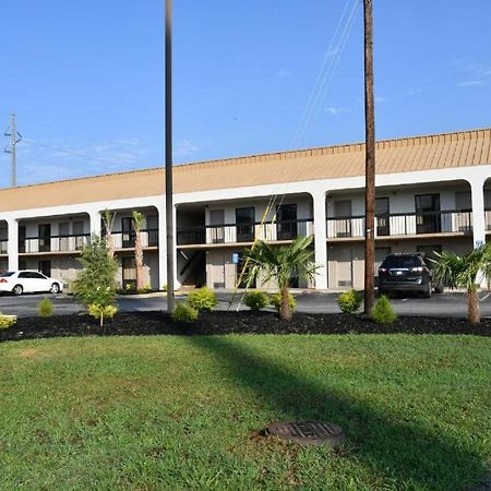 Baymont By Wyndham Macon I-75 Motel Екстериор снимка