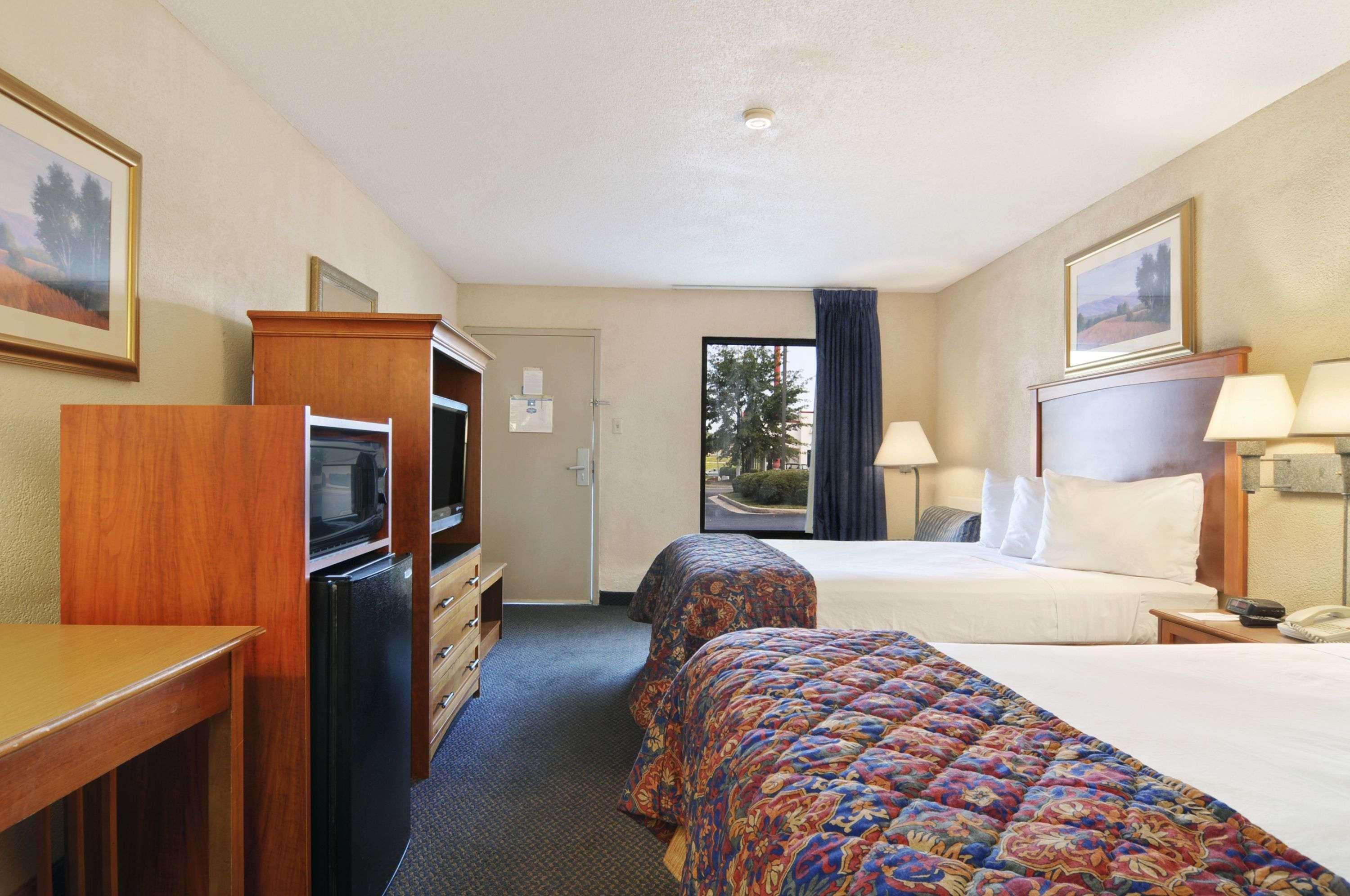 Baymont By Wyndham Macon I-75 Motel Екстериор снимка