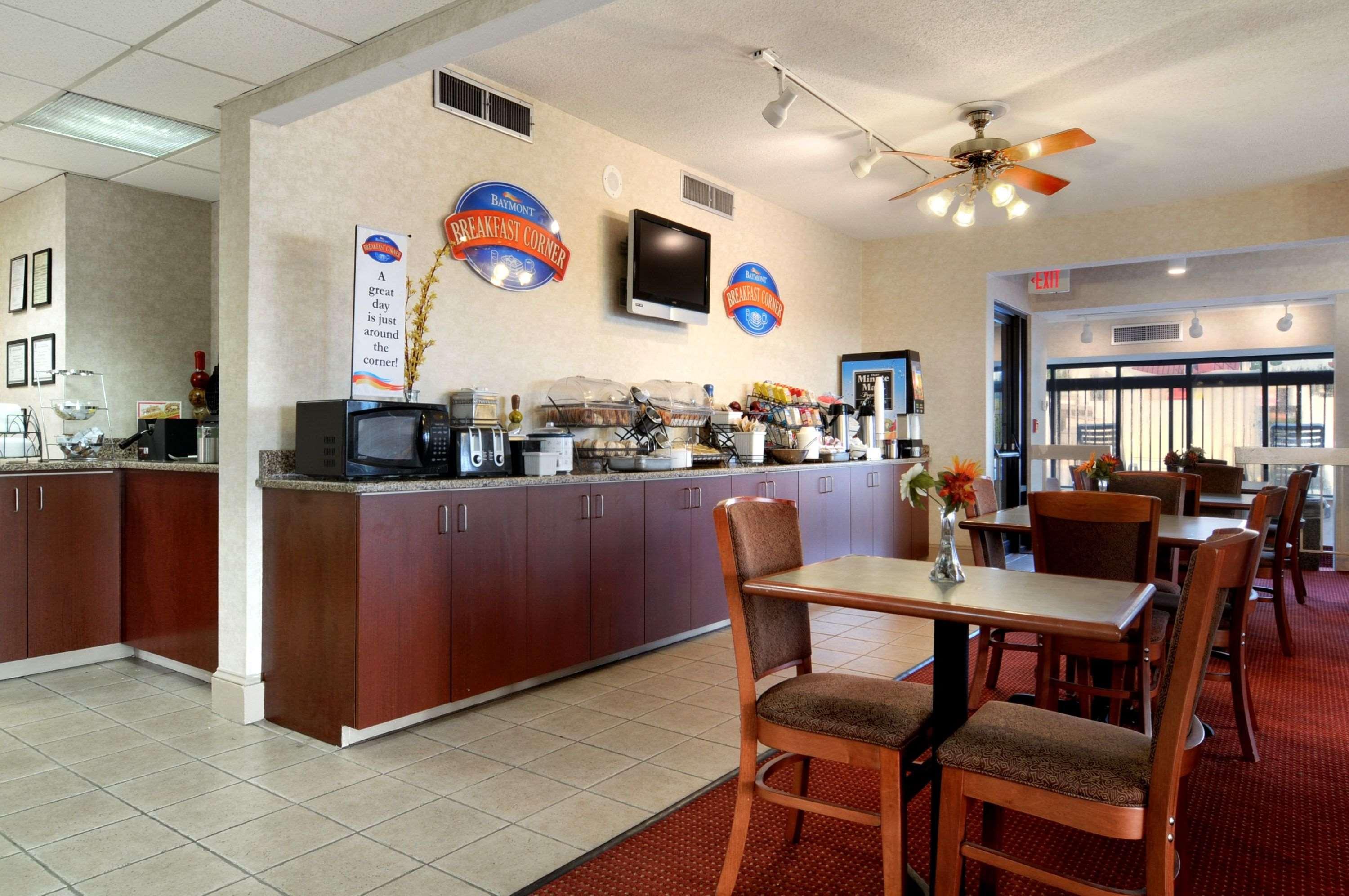 Baymont By Wyndham Macon I-75 Motel Екстериор снимка