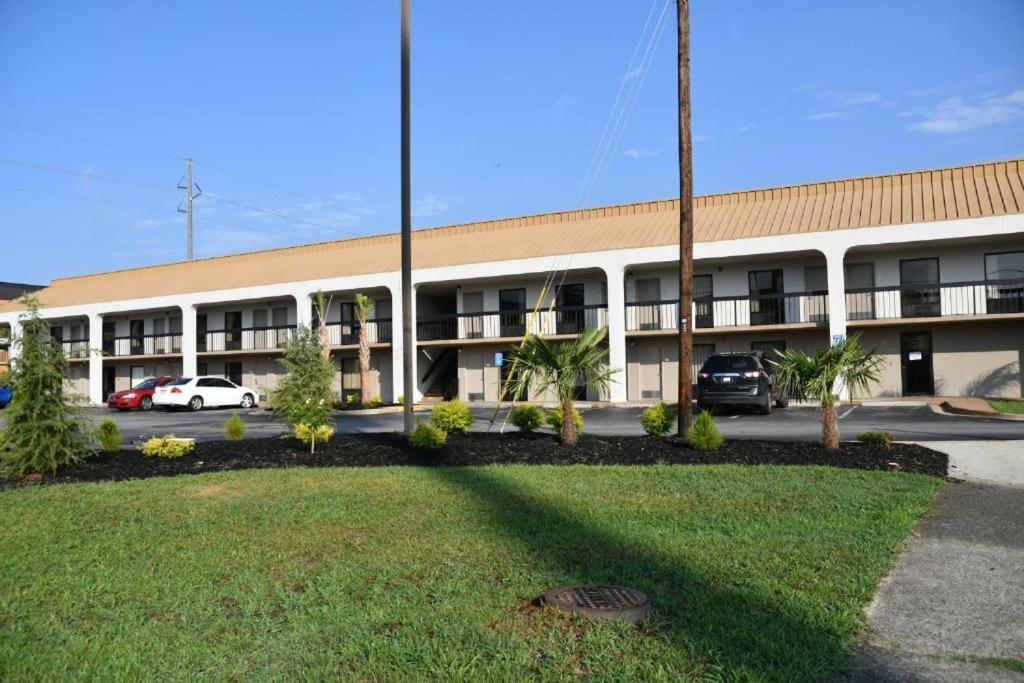 Baymont By Wyndham Macon I-75 Motel Екстериор снимка