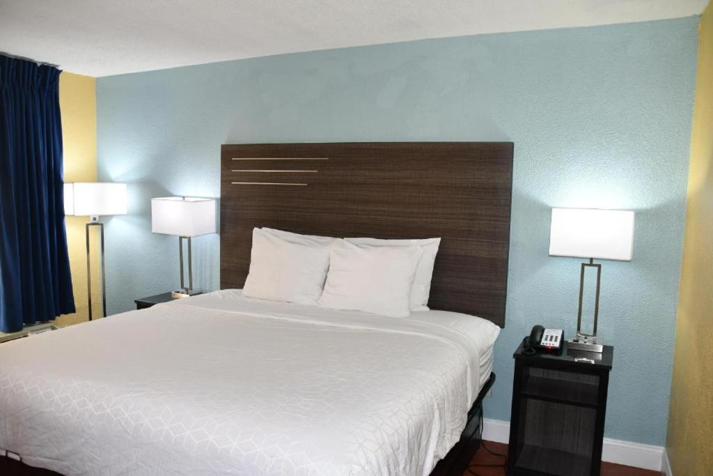 Baymont By Wyndham Macon I-75 Motel Екстериор снимка