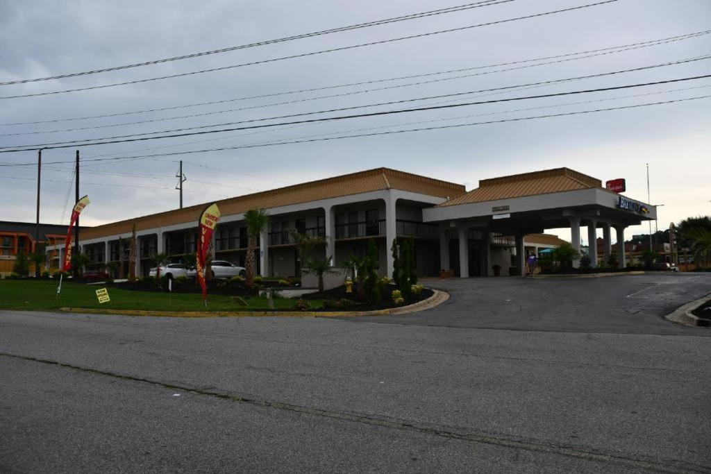 Baymont By Wyndham Macon I-75 Motel Екстериор снимка